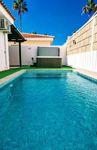 Rosa Villa Callao Salvaje