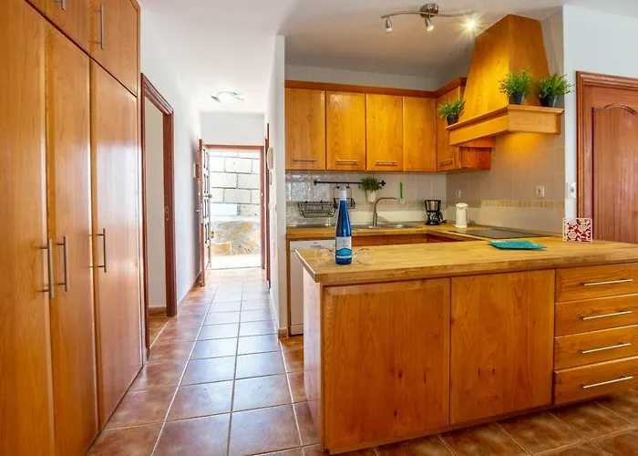 Rosa 卡亚俄萨尔瓦赫